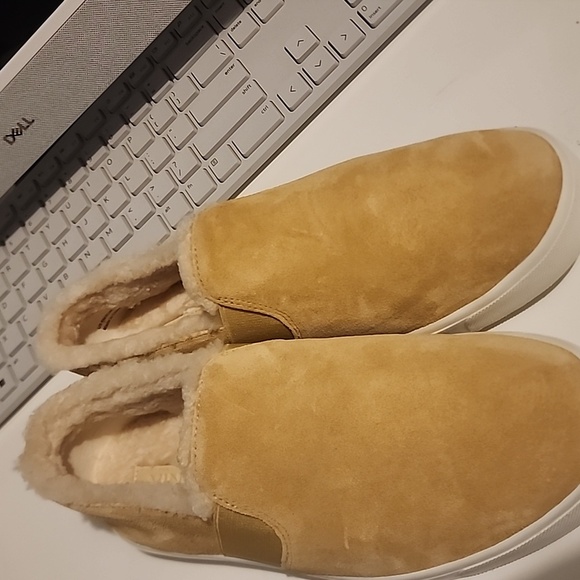 VINCE BLAIR SHIRLING LINED SUED SLIP ON SHOES SIZE 6 - Picture 2 of 6